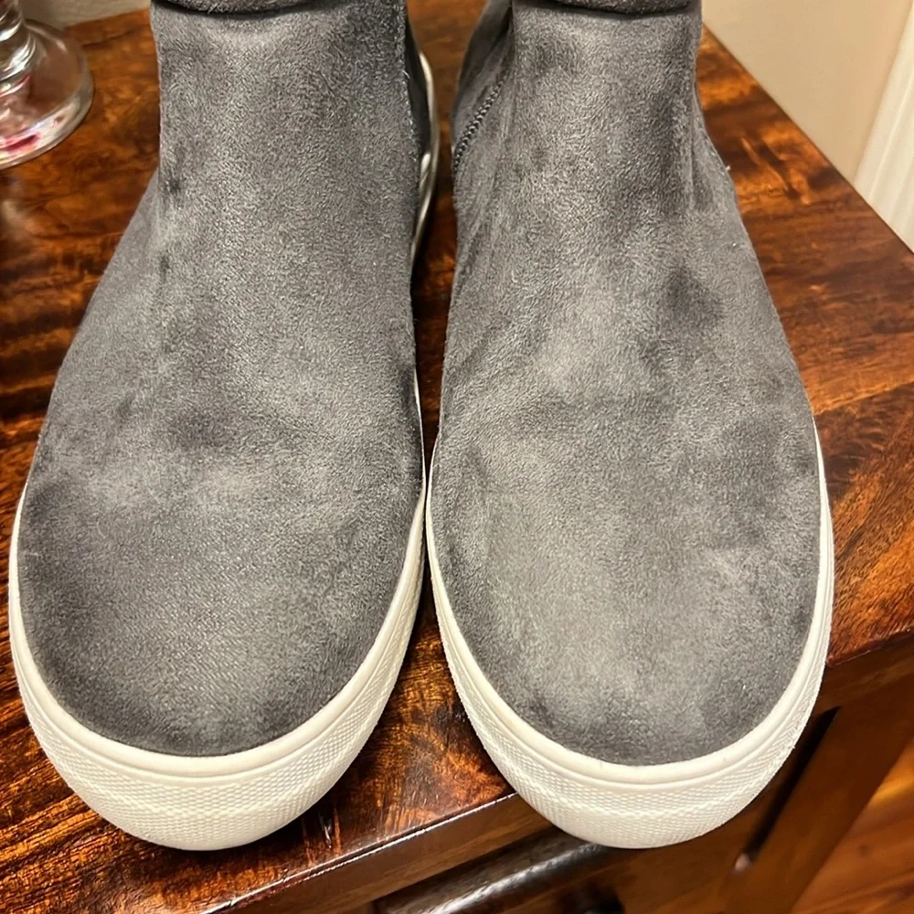 Mia Womens Merion Gray Faux Suede Boots in Size 7.5, EUC